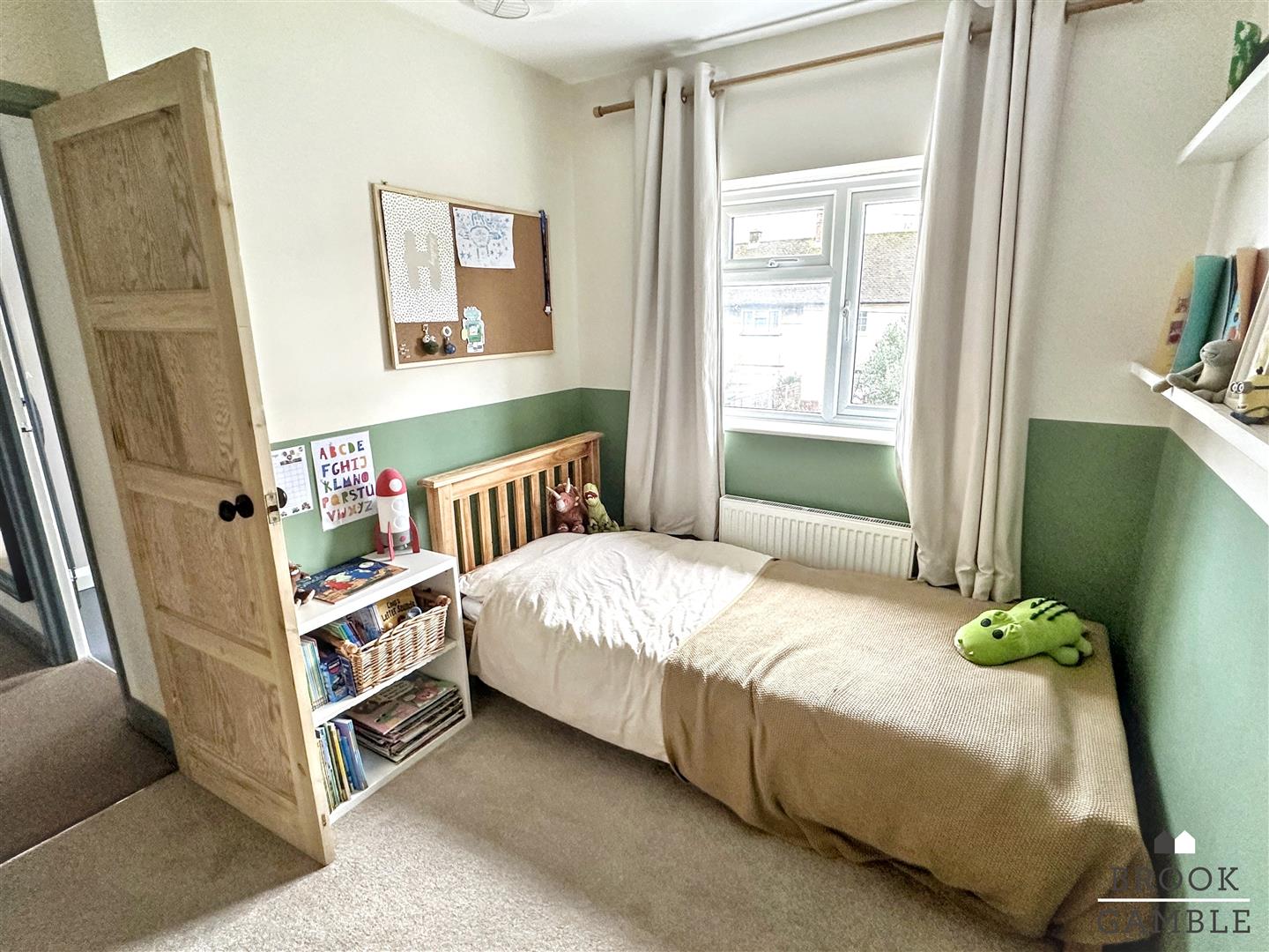 3 Bedroom House. Avard Crescent in Eastbourne, East Sussex 11